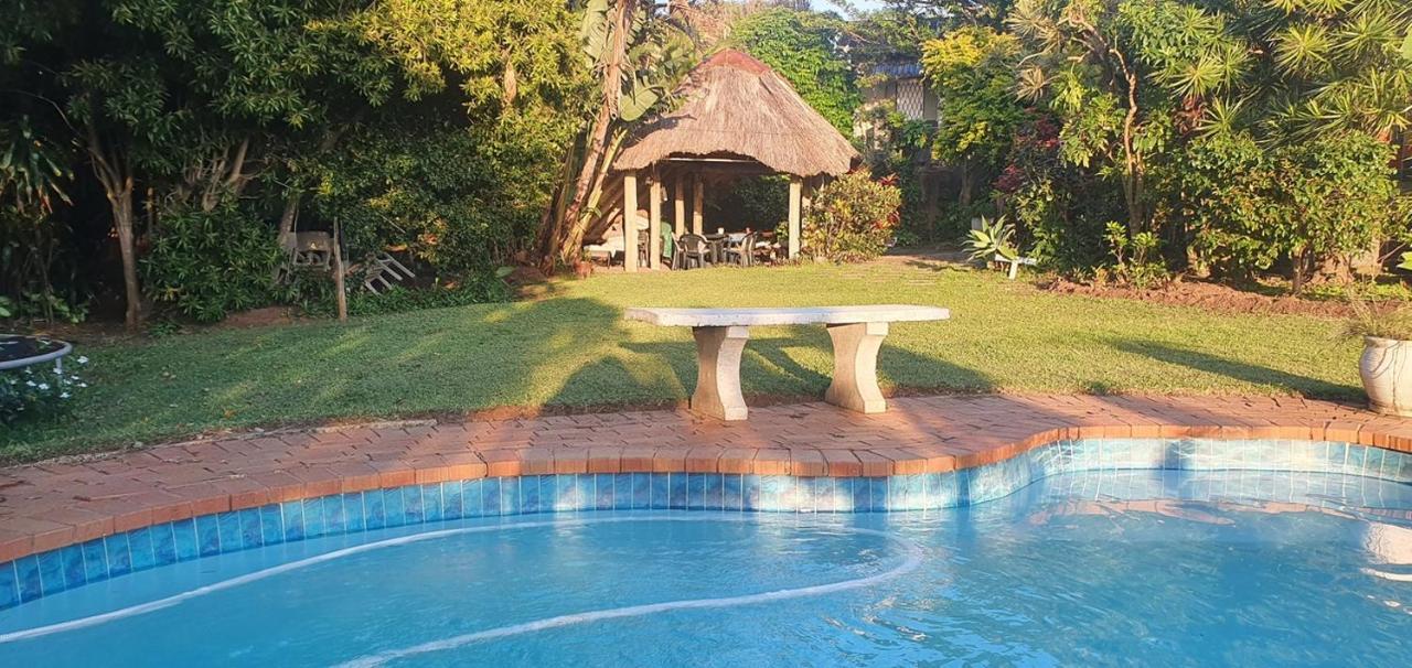 23 Ambleside Holiday Retreat By The Sea Port Shepstone Exterior foto